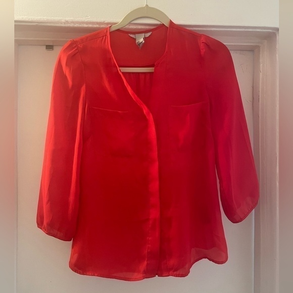 H & M Red Sheer button down 3/4 sleeve top size 4 - Picture 2 of 9